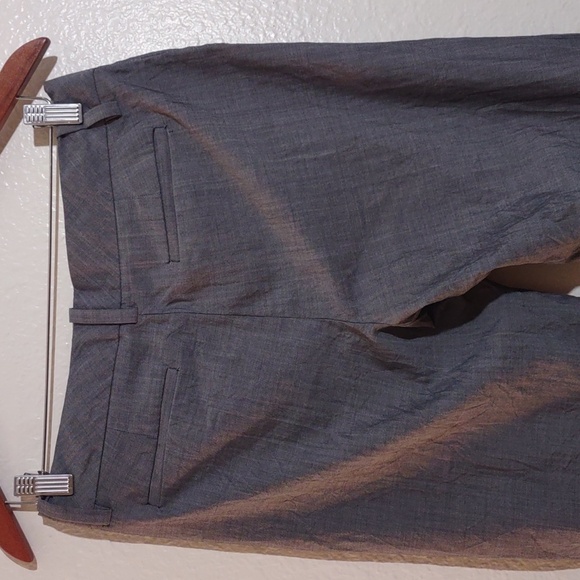 SLIGHTLY USED BANANA REPUBLIC MARTIN FIT PANTS SIZE 4 COLOR GRAY 85%WOOL 15%SILK - Picture 7 of 10